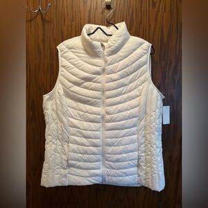 Women's White Quilted Vest-Brand New